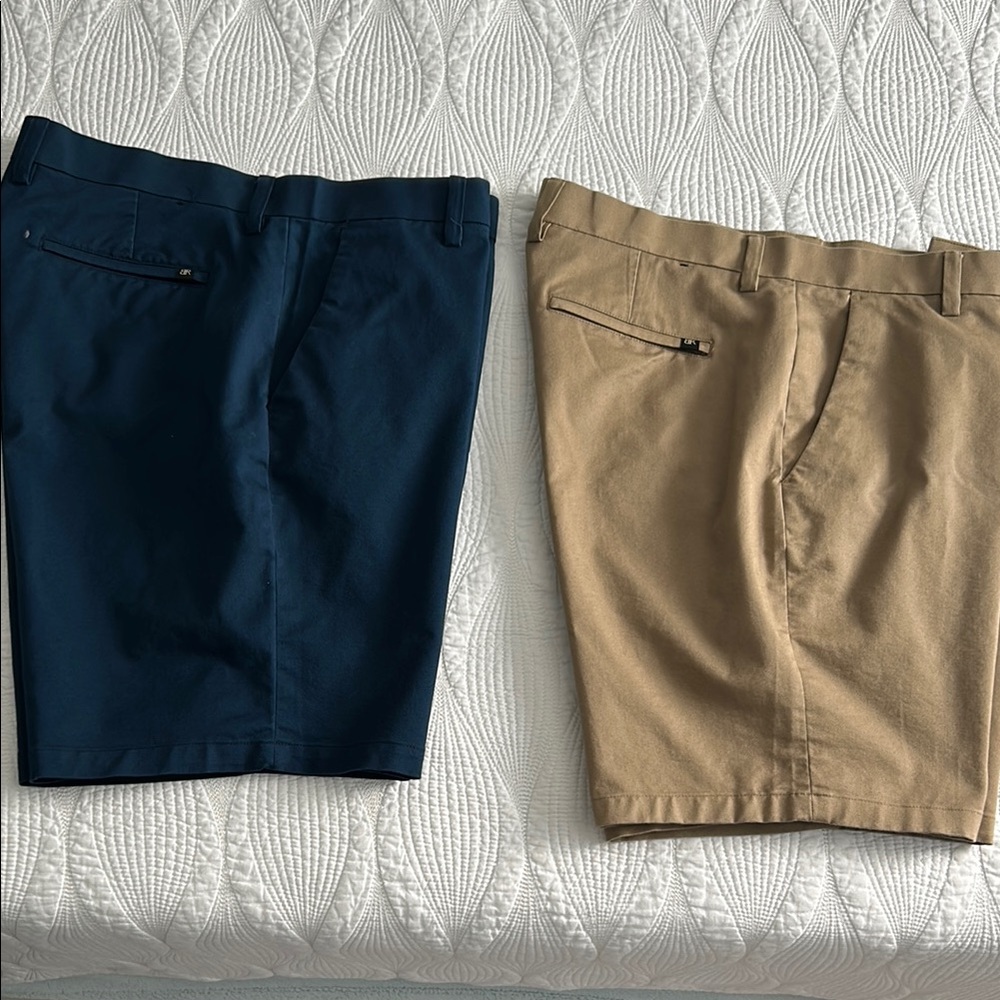 EUC - 2 pair Banana Republic Men's Navy and Tan Shorts 2 Pair Set